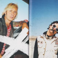 ¡Dos! hardcover lyric book - page 18-19