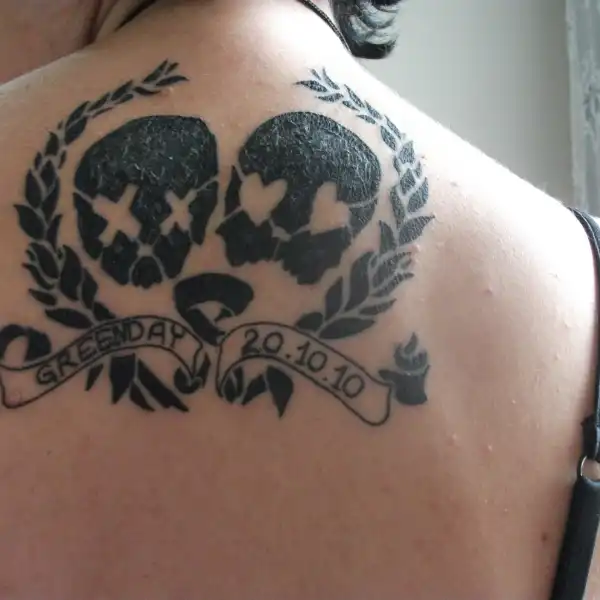 Green Day Skull with Hearts Tattoo