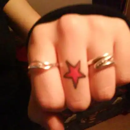 Red Star Finger