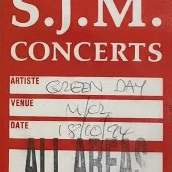 18 October 1994 - Sheffield, England - The Leadmill - Pass