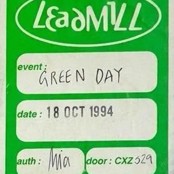 18 October 1994 - Sheffield, England - The Leadmill - Pass