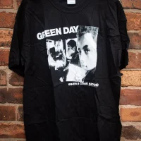 Black When I Come Around photo t-shirt