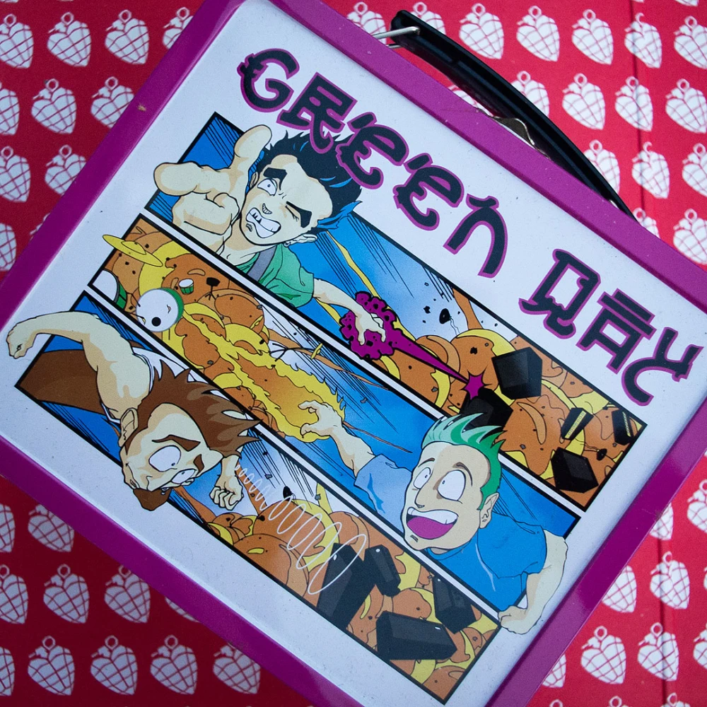 International Superheroes lunchbox - front