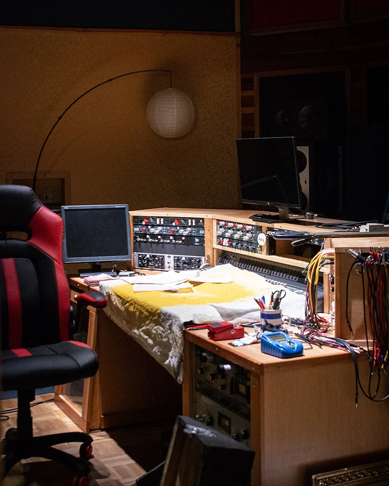 Art of Ears Hayward - Inside - 2020