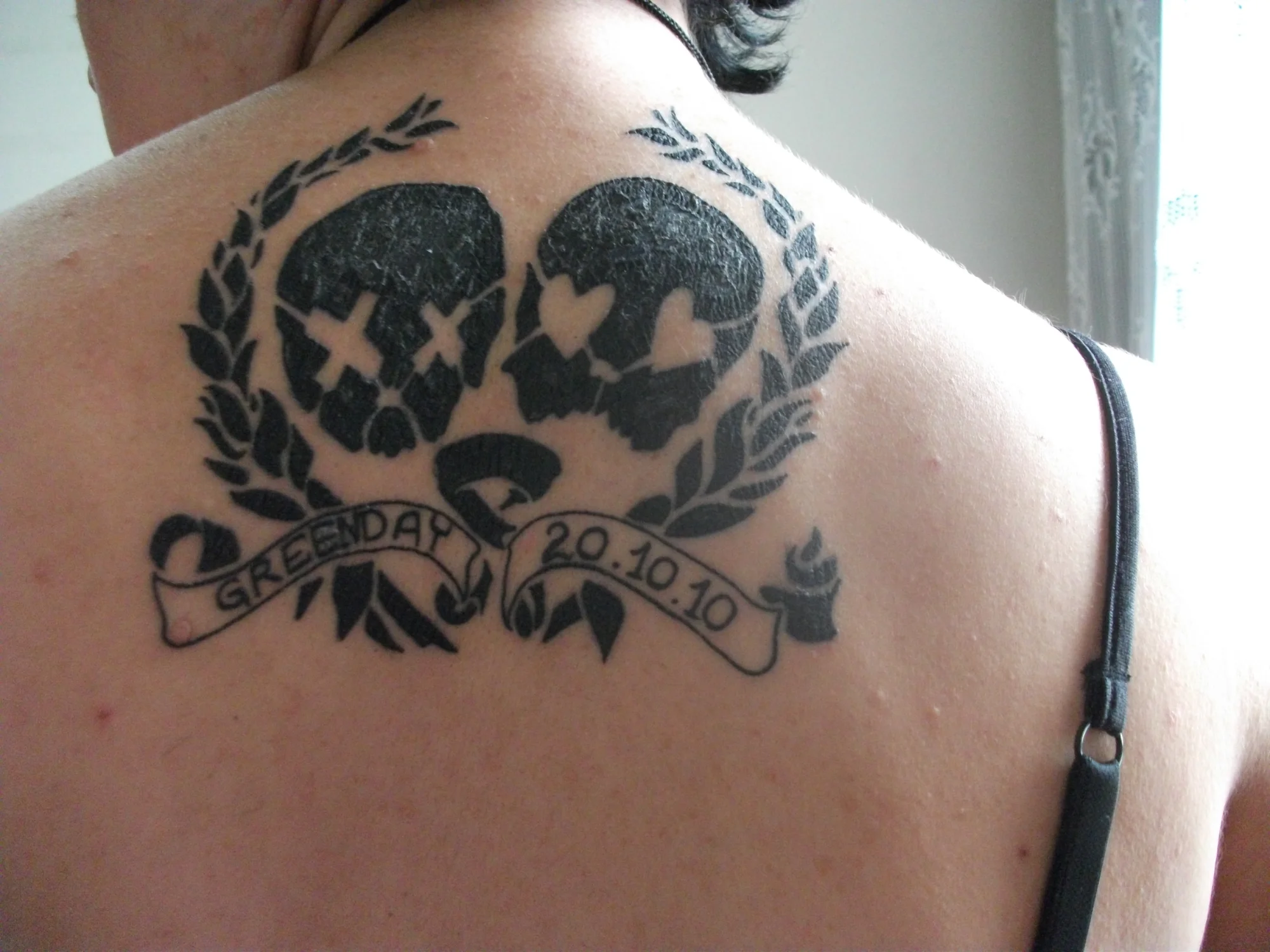 Green Day Skull with Hearts Tattoo