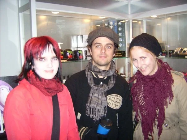 Frida and Silja with Billie Joe