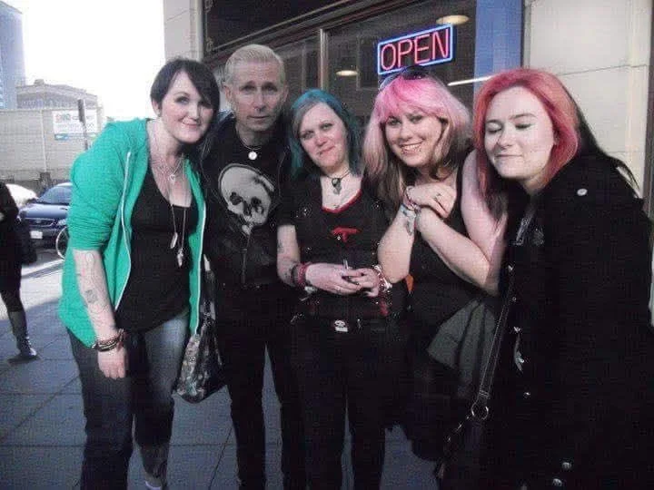 Lizzie H. with Mike Dirnt at Rudy's Can't Fail Cafe