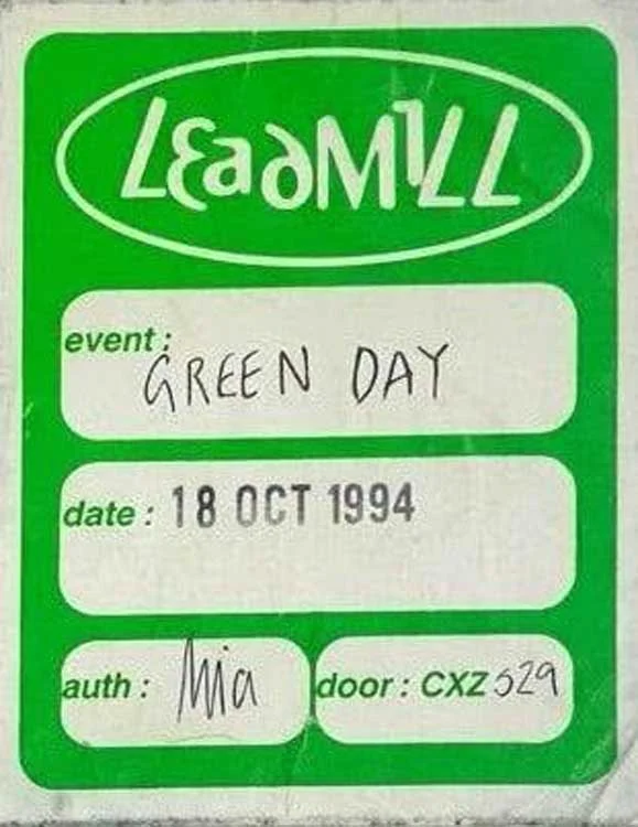 18 October 1994 - Sheffield, England - The Leadmill - Pass