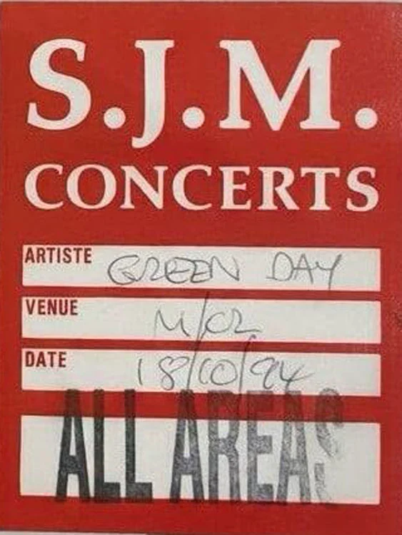 18 October 1994 - Sheffield, England - The Leadmill - Pass