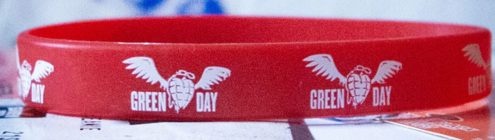 Red flying heartnade wristband