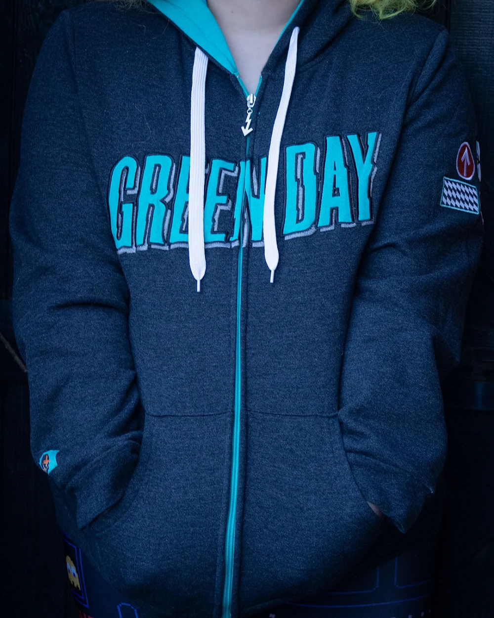 ¡Uno! ¡Dos! ¡Tré! era - grey and turquoise logo hoodie - front