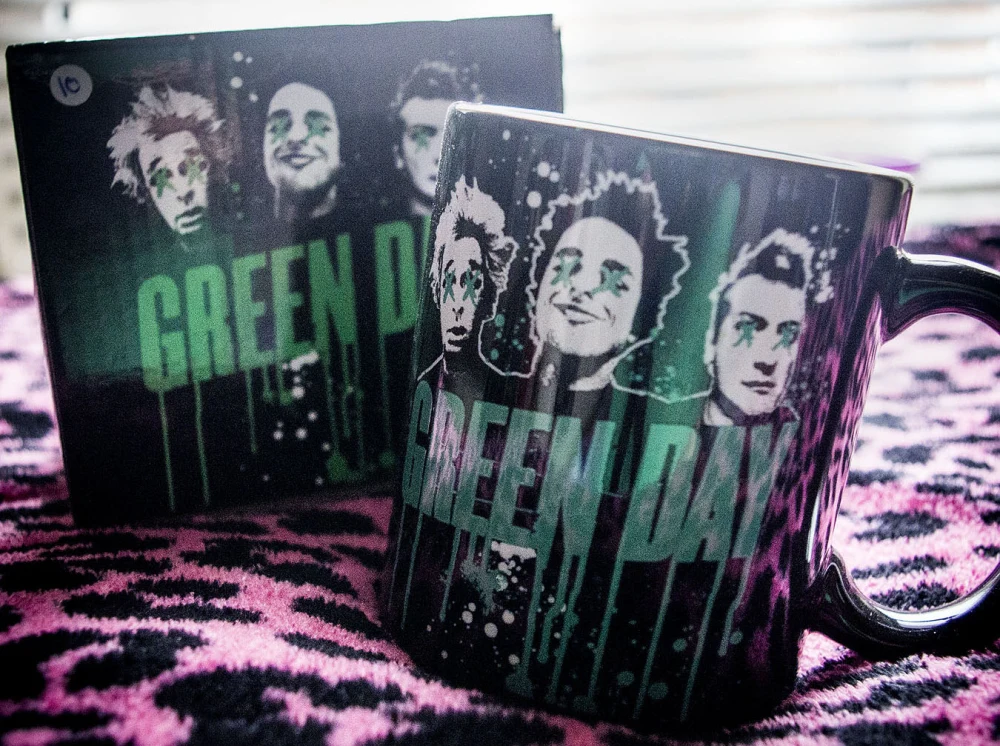 ¡Uno! ¡Dos! ¡Tré! era black and green mug