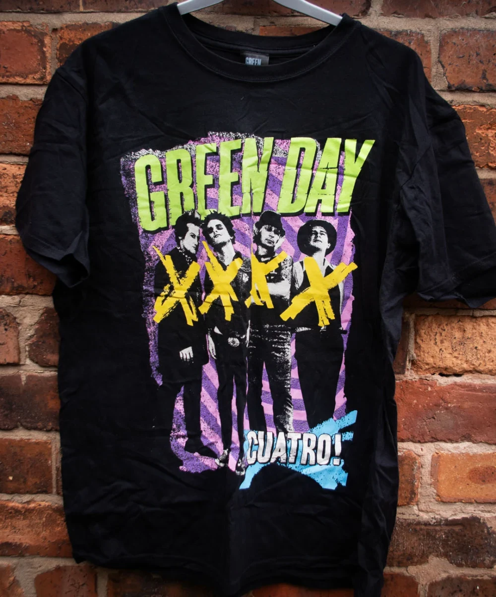¡Cuatro! black cover t-shirt