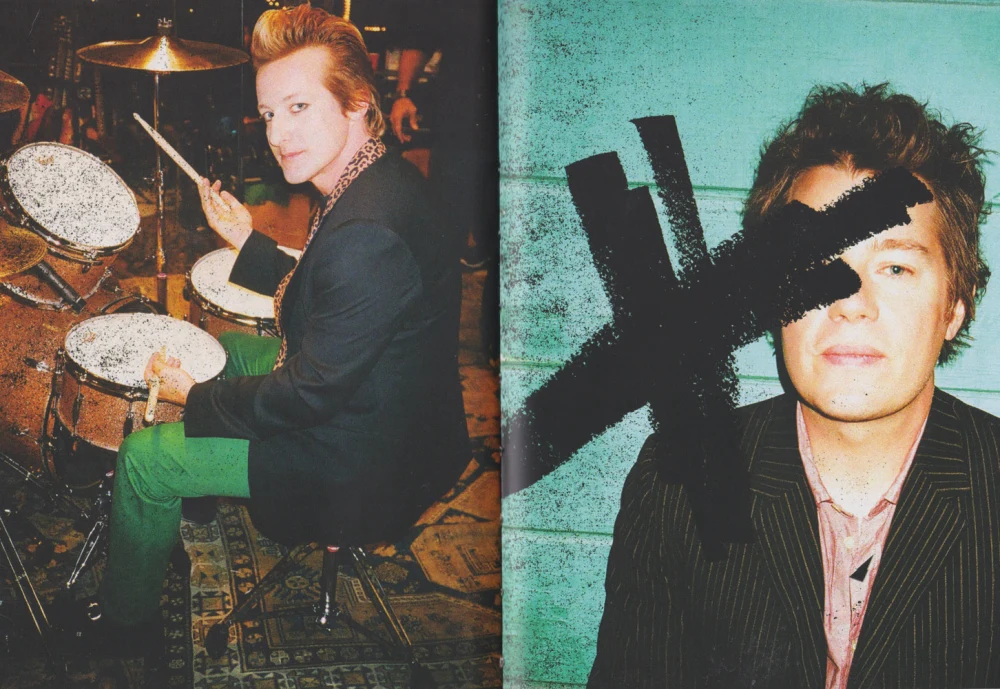 ¡Dos! hardcover lyric book - page 12-13