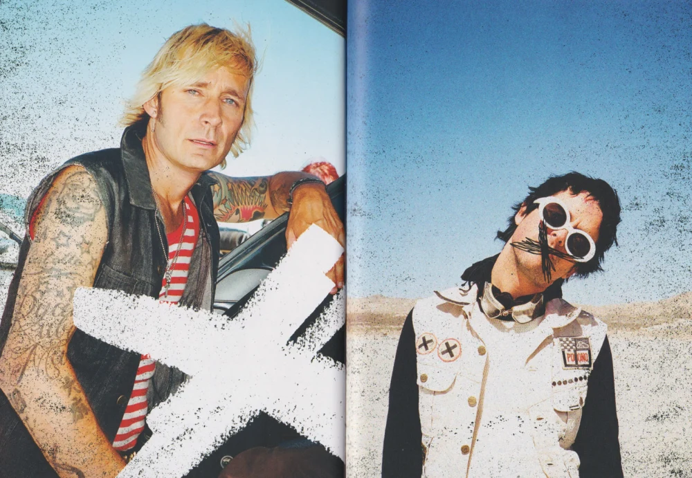 ¡Dos! hardcover lyric book - page 18-19
